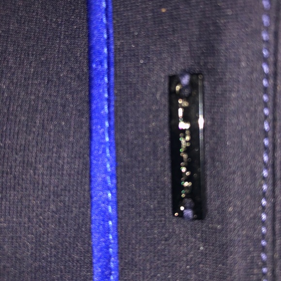 Tahari peplum shirt! Large - Picture 3 of 3